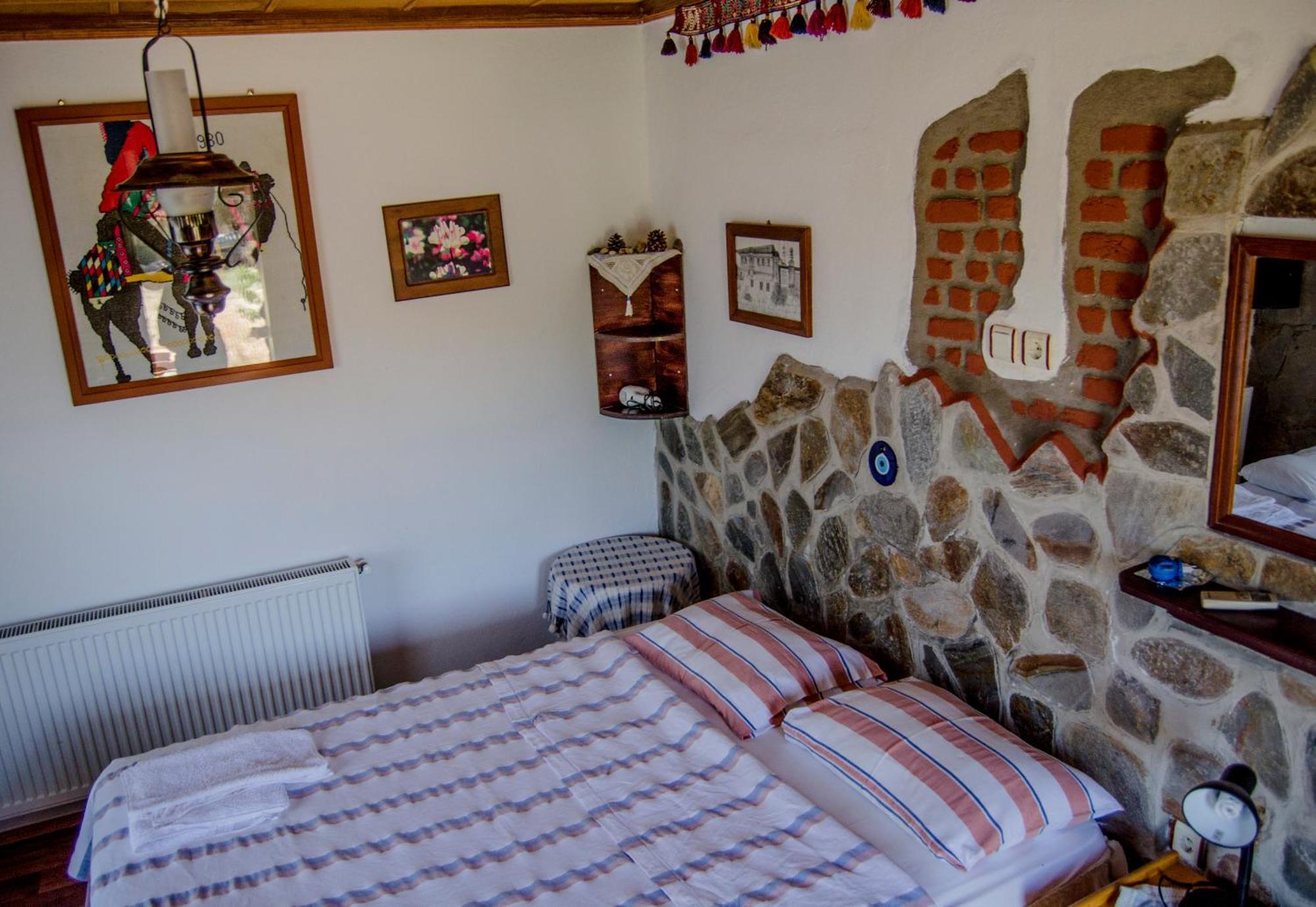 Agora Pansiyon Kapikiri Exteriör bild